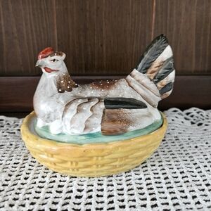 Vintage Staffordshire Hen on Nest